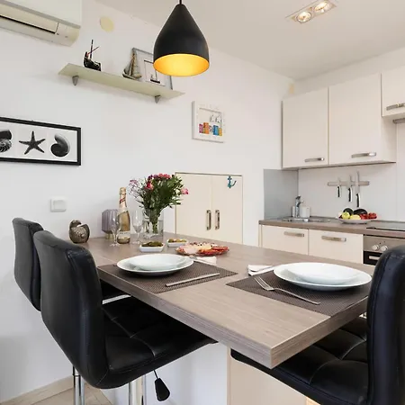 Franc By El-pi Tours * נייביצה