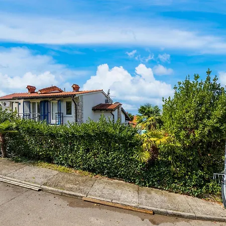 Franc By El-pi Tours נייביצה